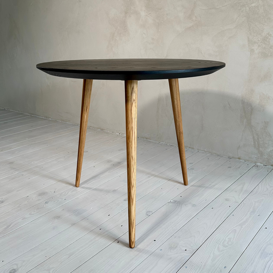 'Black Swan Limited' Round Ash Wood table - Wild Wood Factory