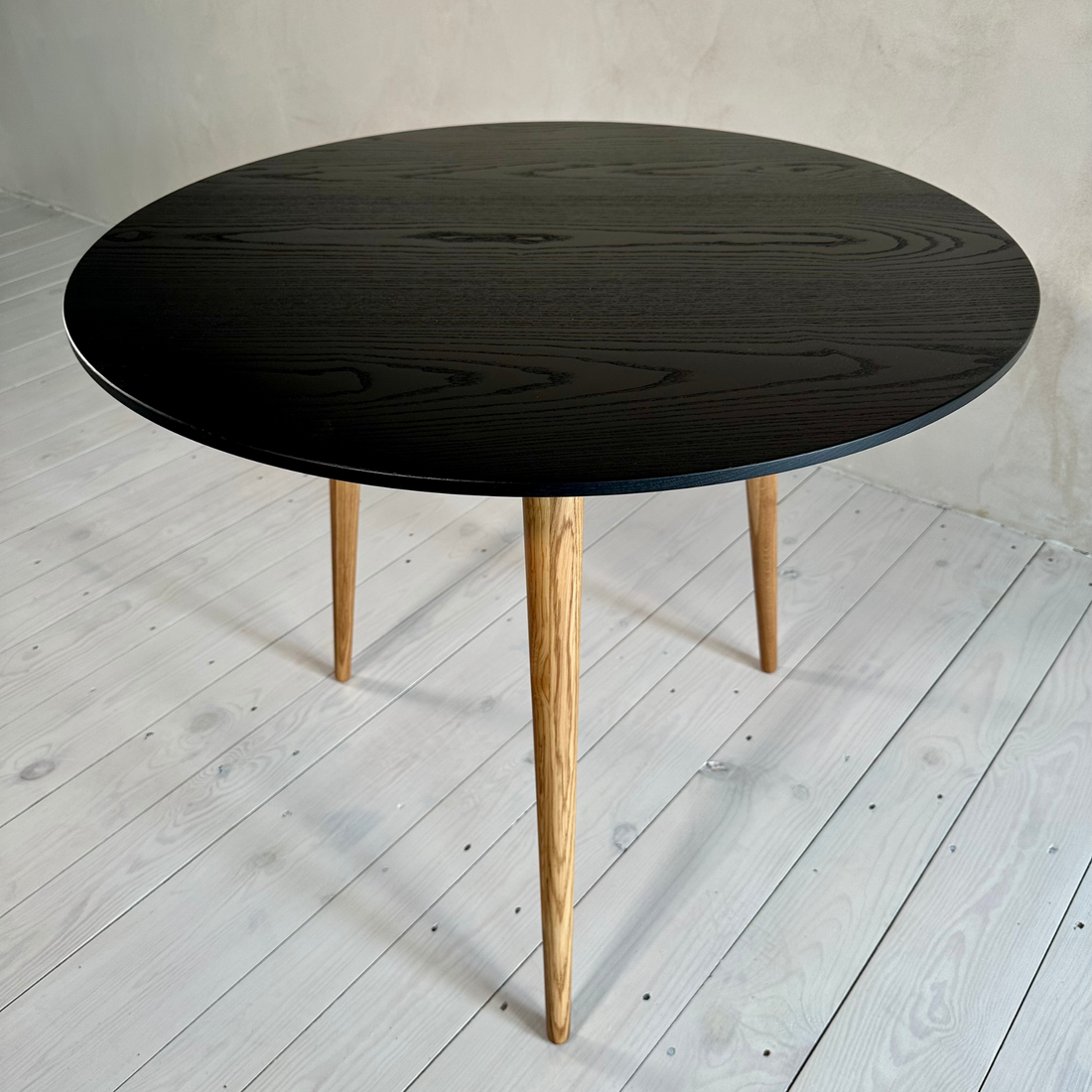  'Black Swan Limited' Round Ash Wood table - Wild Wood Factory